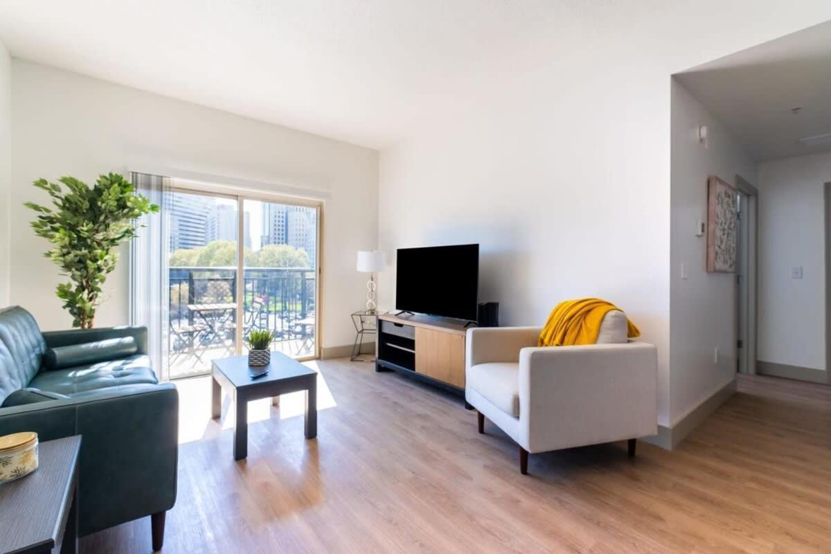 3Br Modern Downtown Apartment With Gym & Office Charlotte Esterno foto