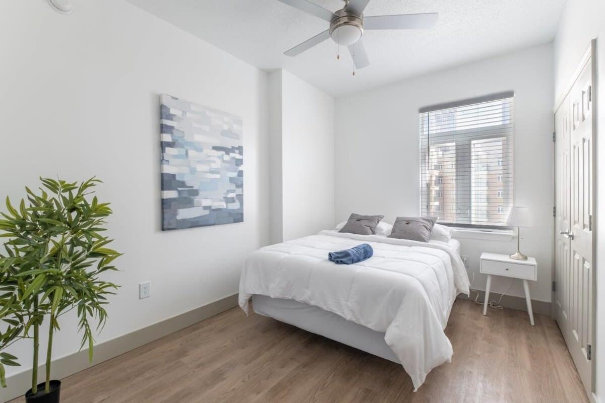 3Br Modern Downtown Apartment With Gym & Office Charlotte Esterno foto